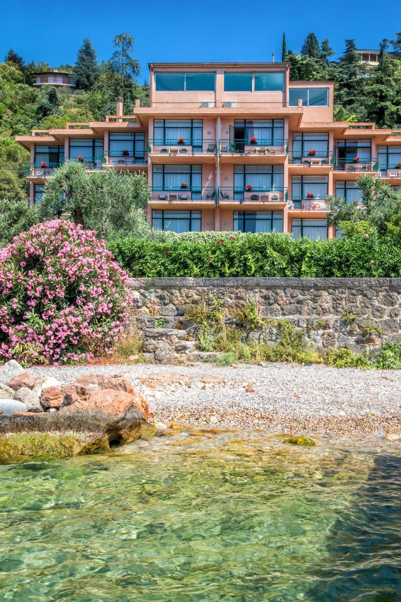 Residence Wieland Torri Del Benaco Bagian luar foto
